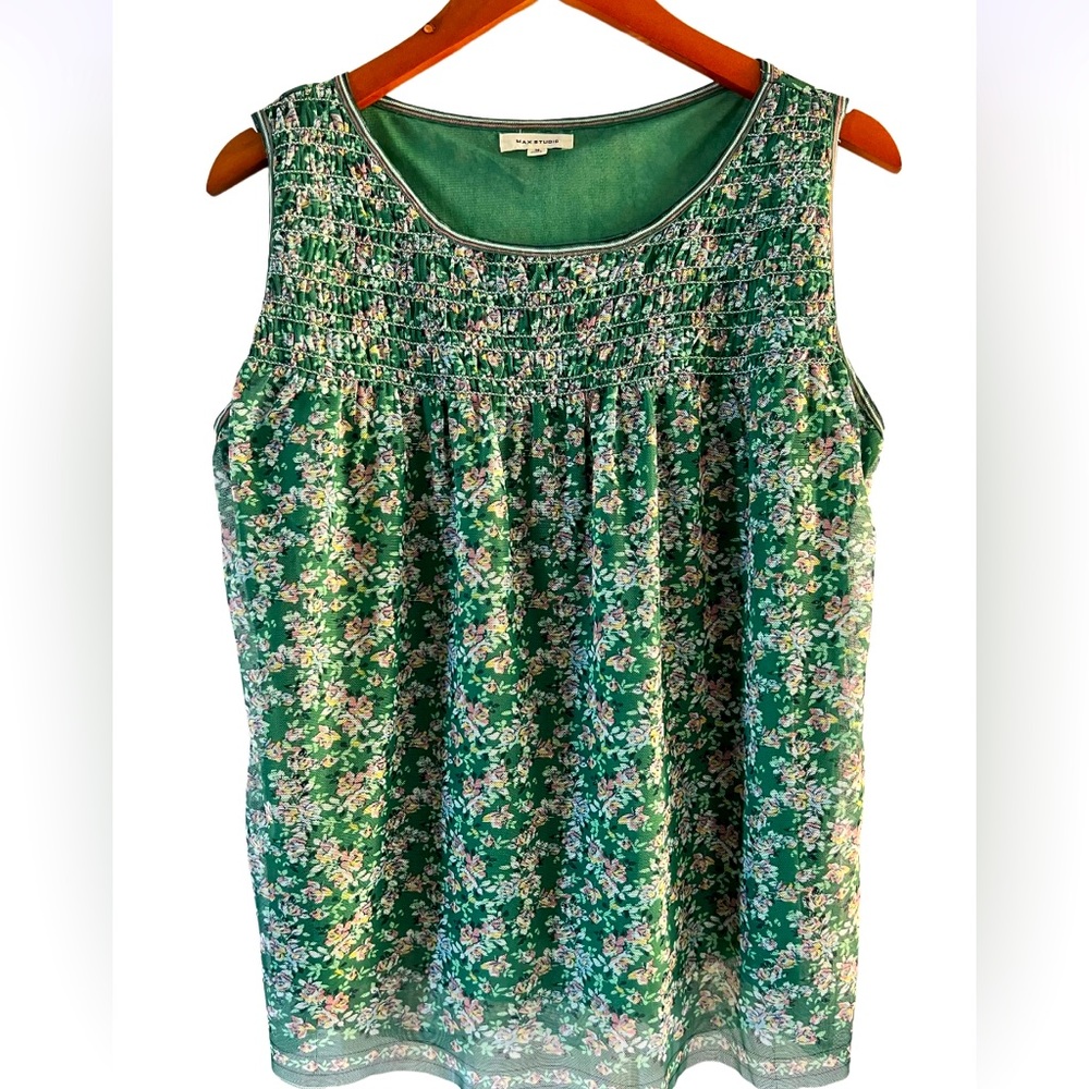 Max Studio Top SZ M, 26” Length, 19” Chest